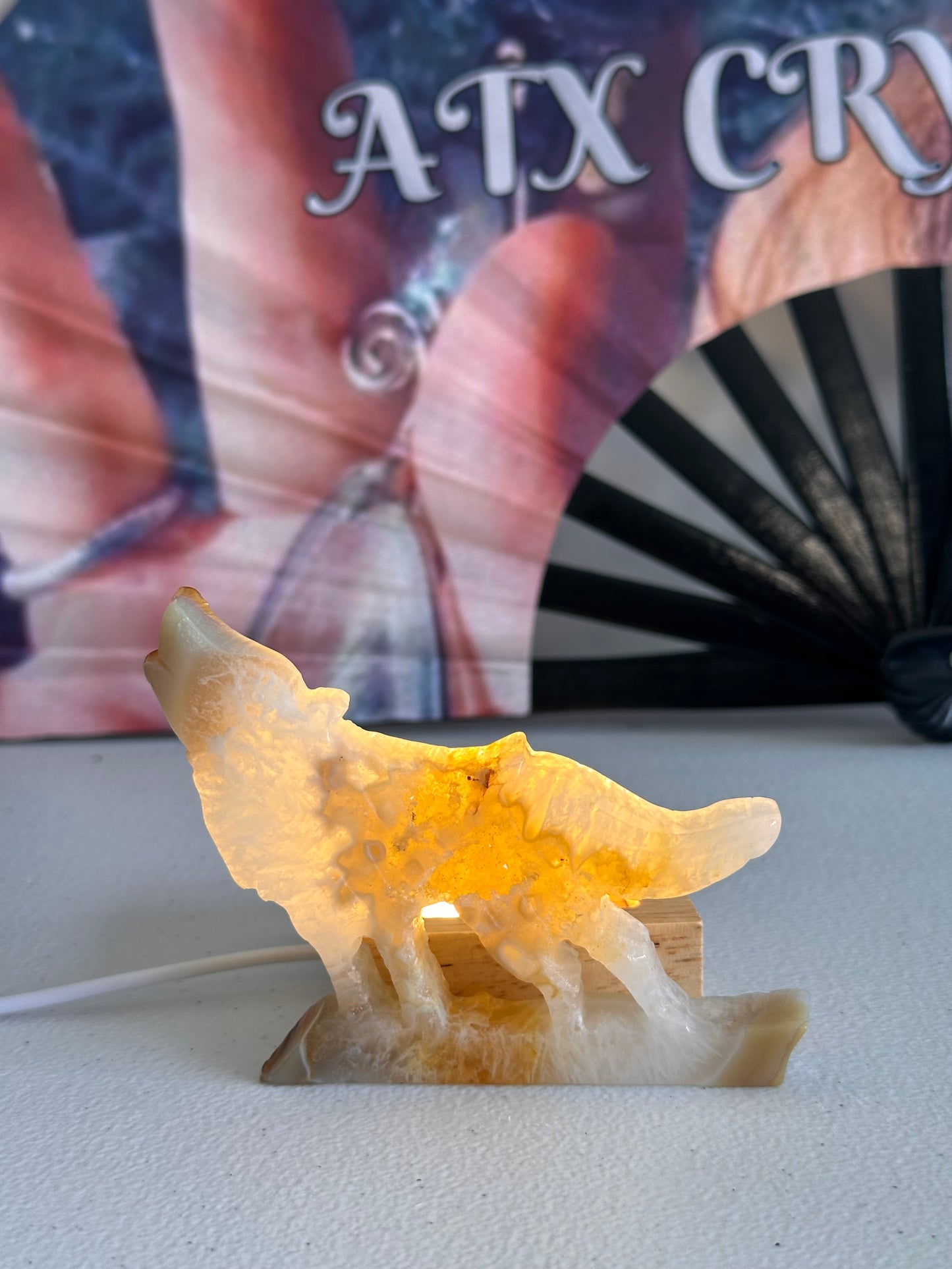 Agate Howling Wolf With Crystalline Druzy